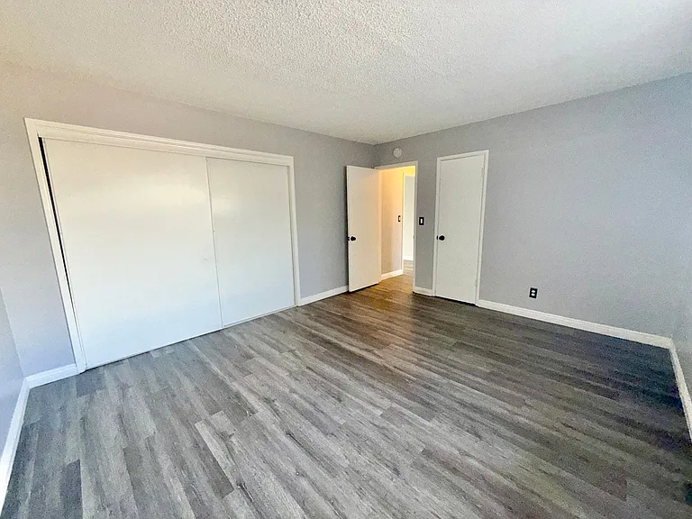Cazador Court Apartments — Photo 16