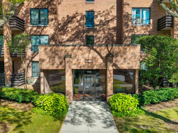 1066 Shermer Rd APT 43, Northbrook, IL 60062