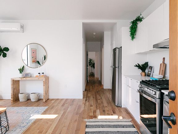 3rd image of 421 N Avenue 50 #1/3