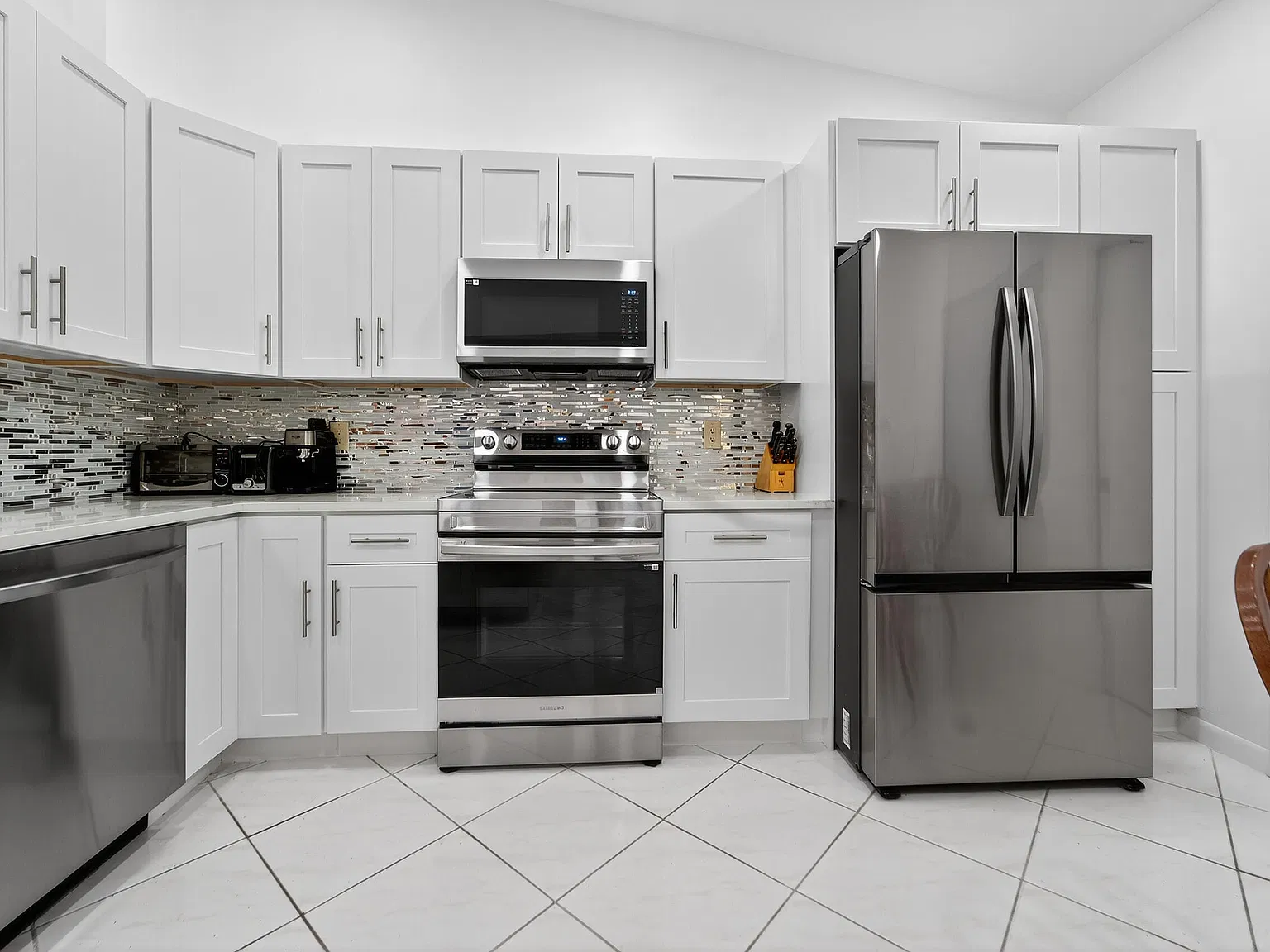 2 bed, 2.0 bath, 1500 sqft, $3,500 — Photo 3
