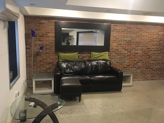 Rented by Hugawall Realty | media 21