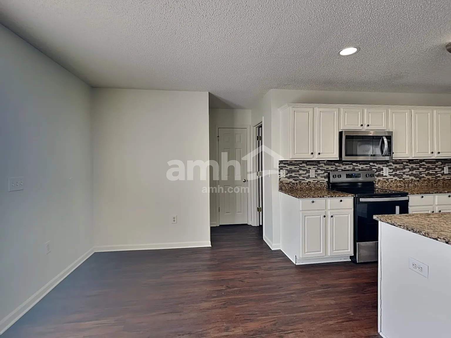4 bed, 2.5 bath, 3112 sqft, $2,655 — Photo 4