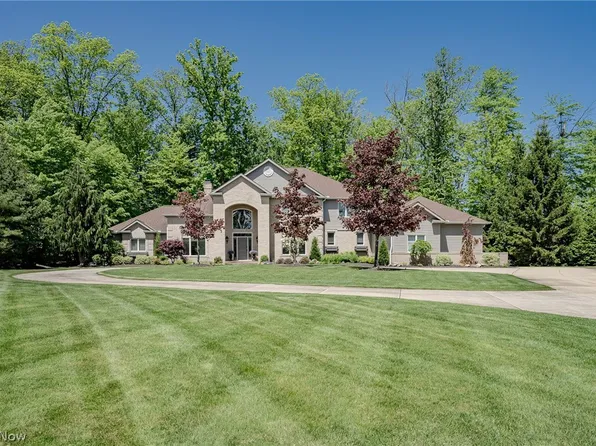 3900 Waterford Ct, Beachwood, OH 44122