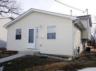 623 S McAlister Ave, Waukegan, IL 60085