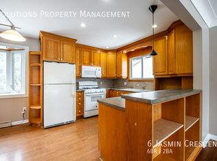 6 Jasmin Cres, Saint Catharines, ON L2T2C1