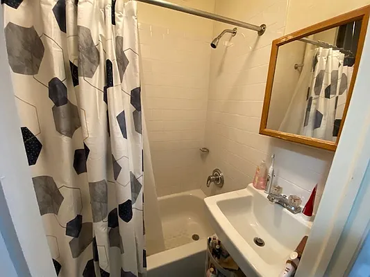 Rented by Mdays Realty | media 11