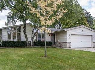N82W14483 Oxford St, Menomonee Falls, WI 53051