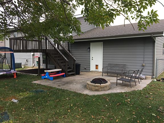 3rd image of 1105 E 6th St