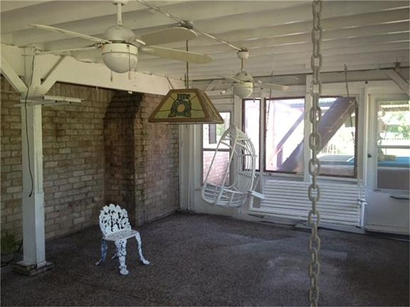 covered/screened patio