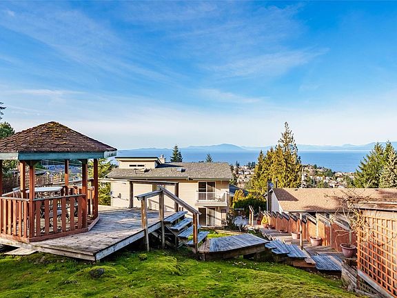 3rd image of 4627 Lost Lake Rd