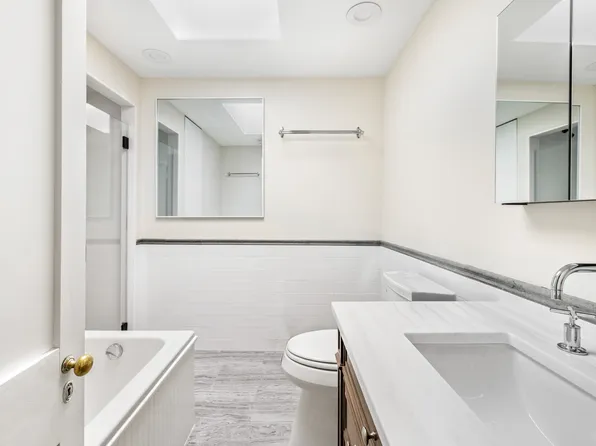 178 Sullivan Street image 12 of 18