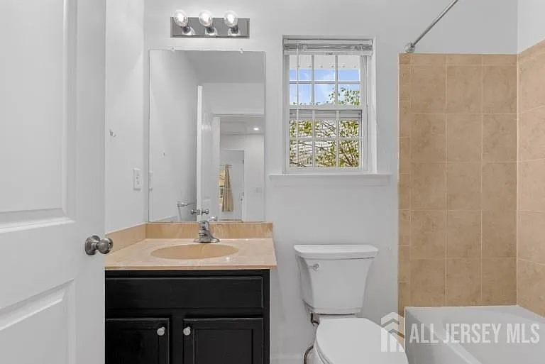 8 Alfred Ave — Photo 19