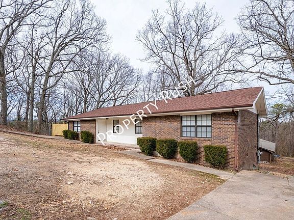 3rd image of 340 Alpine Dr APT A