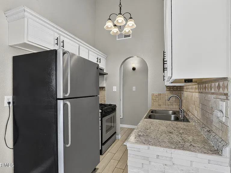 9128 Bur Oak Cir — Photo 10