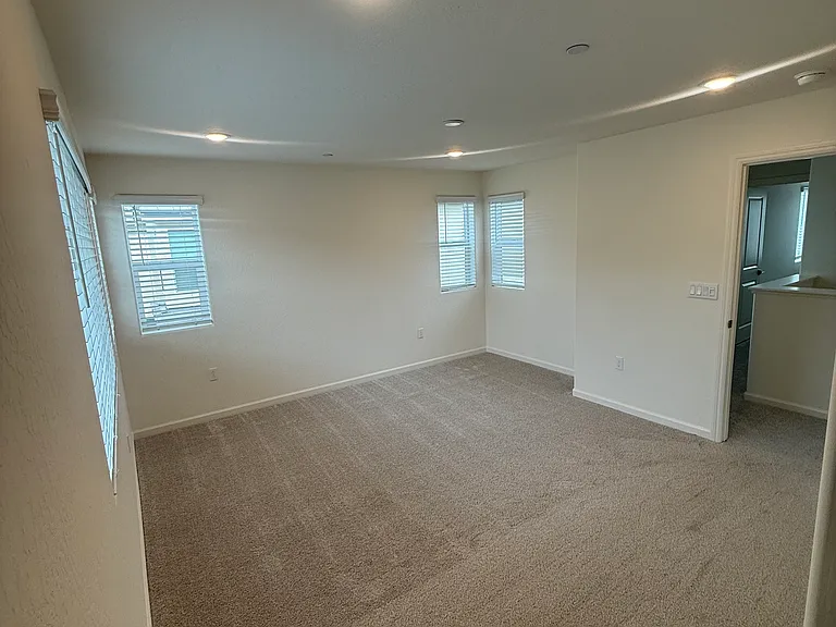 1519 Redbrick Ln — Photo 24