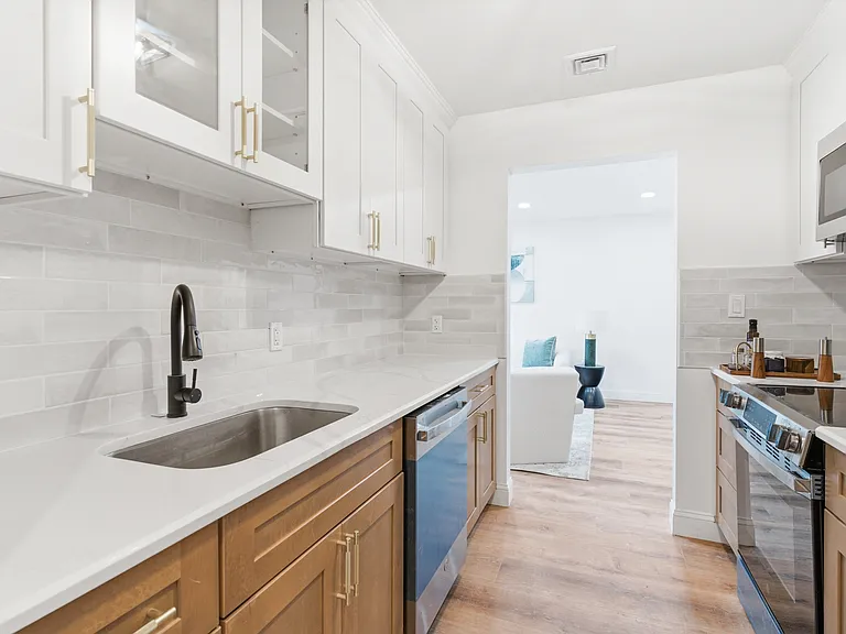 610 Anderson Ave #2E — Photo 13