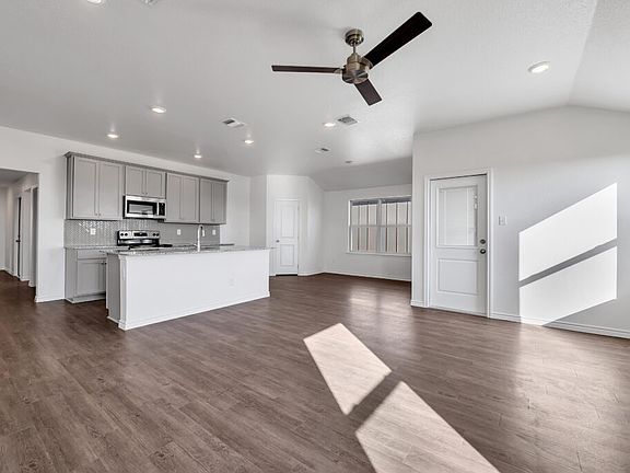 LIVING AND KITCHEN 2-317 DAY WELLS