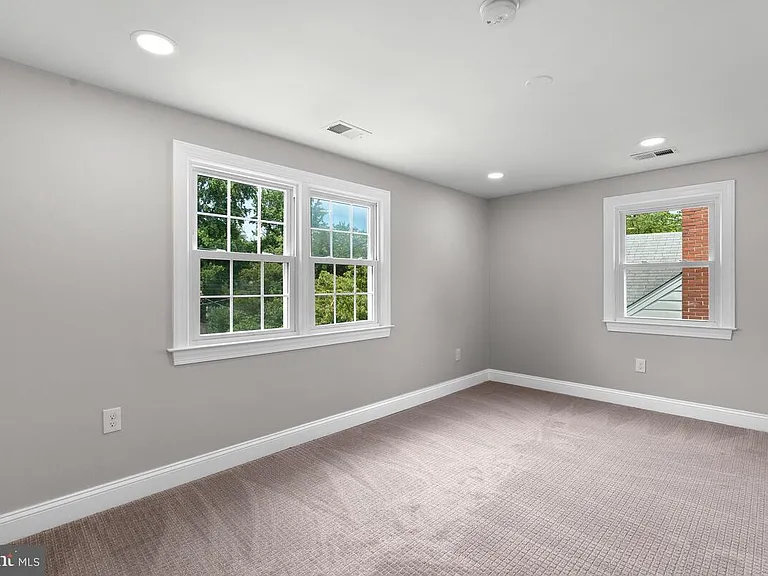 1506 Noyes Dr — Photo 28