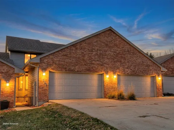 702 58th St, West Des Moines, IA 50266