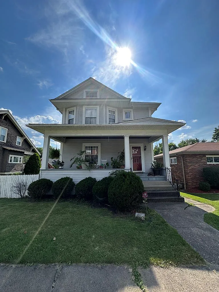 11 GREENWOOD AVE photo 1