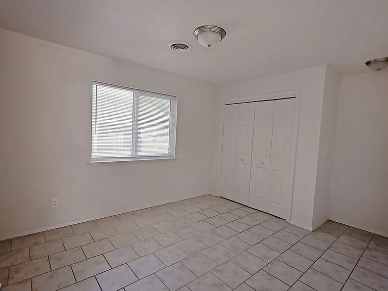 257 Robbins Ave — Photo 17