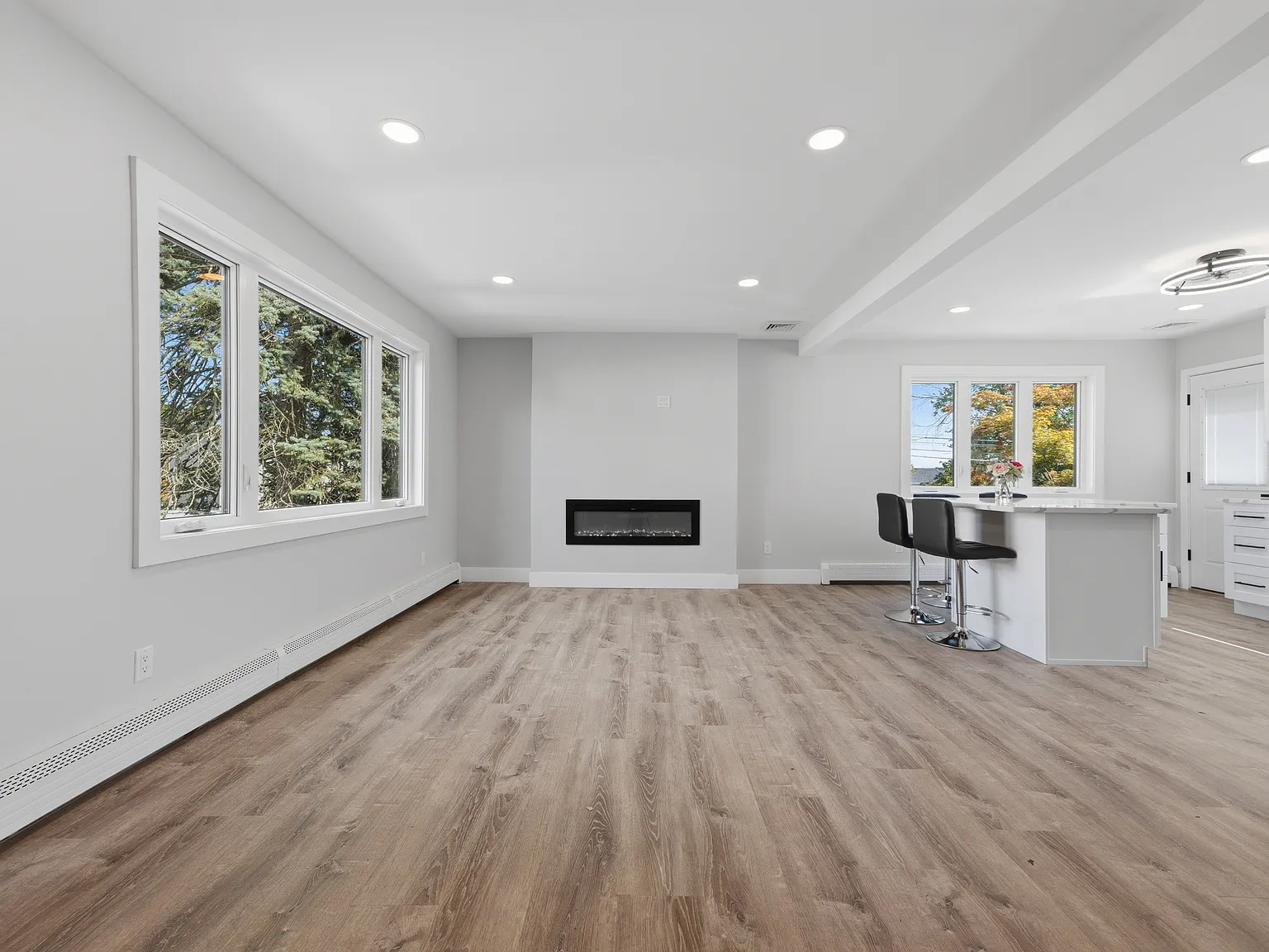 2 bed, 1736 sqft, $4,500 — Photo 4