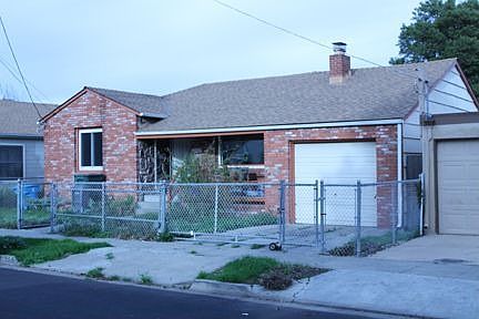 1st image of 652 2nd Ave