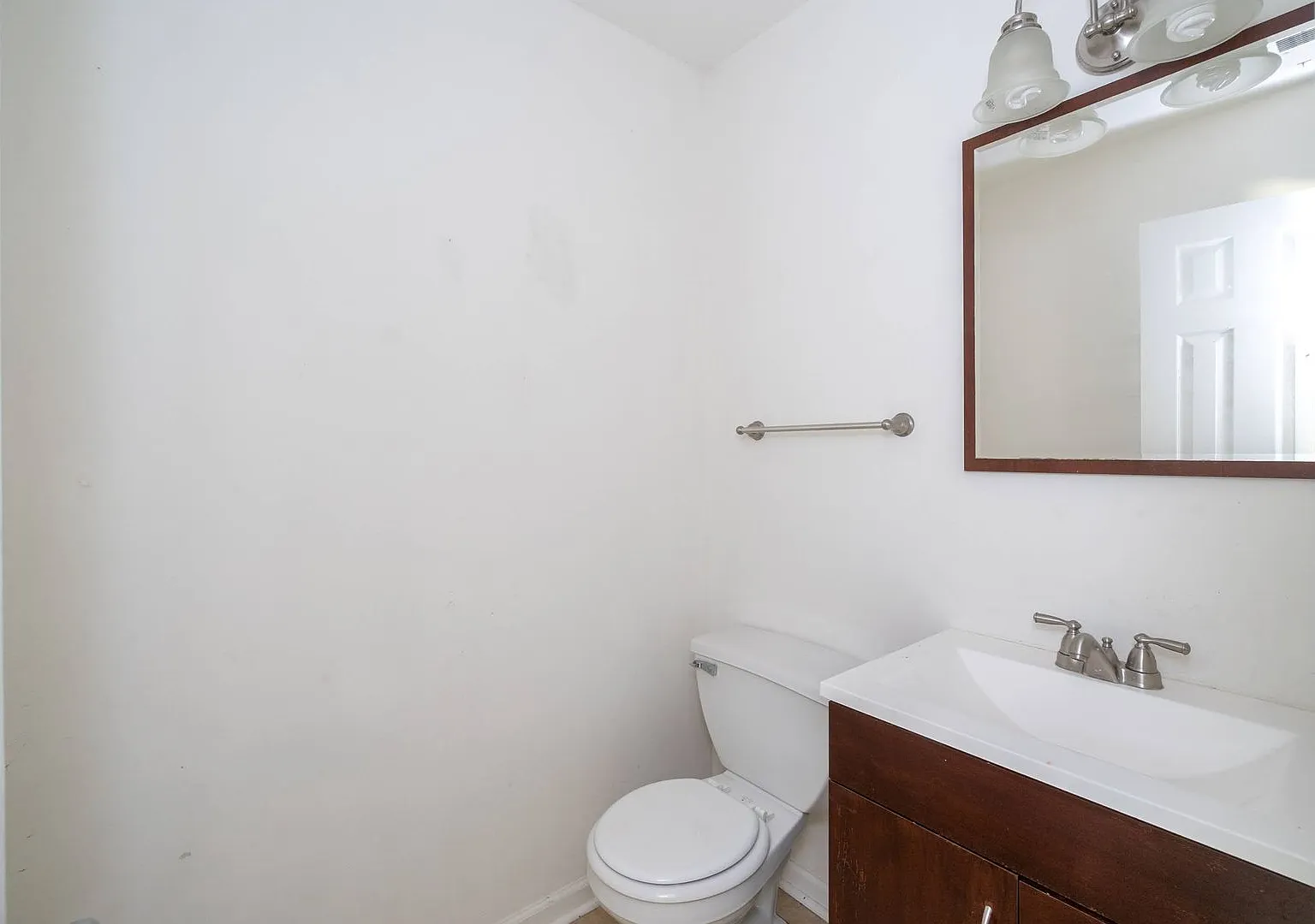 Large 3 Bedroom home in Sanford — Photo 3