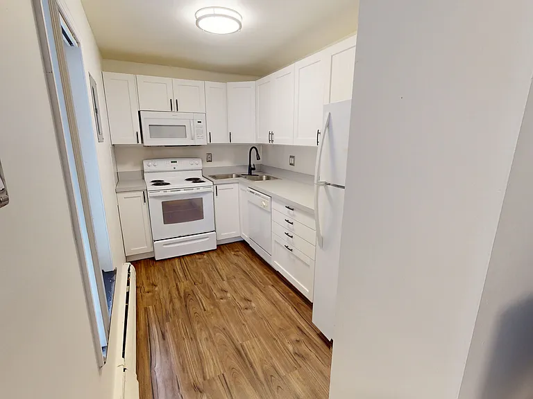 1224 Washtenaw Ct — Photo 2