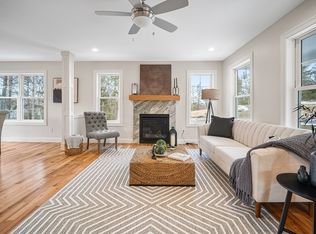 28 Noble Steed Xing, Southwick, MA 01077