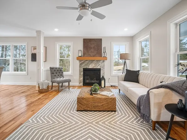 28 Noble Steed Xing, Southwick, MA 01077