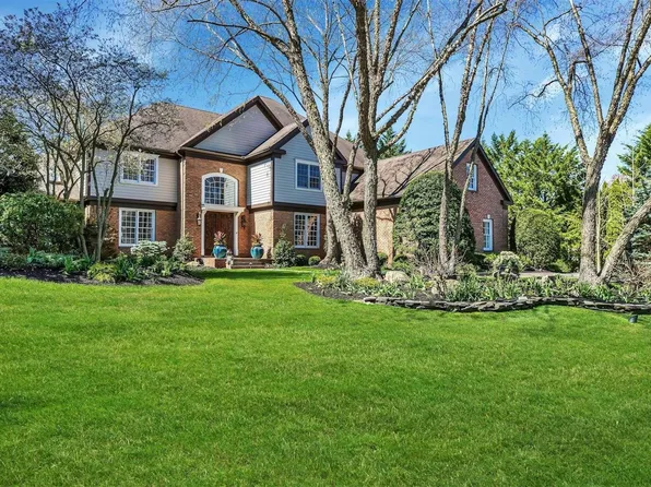3 Stone Hill Dr. N, Manhasset, NY 11030