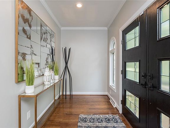 2nd image of 302 Cheswick Ln