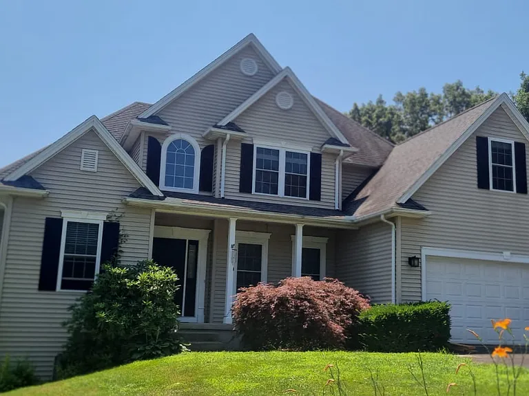 49 Highland Ln — Photo 1