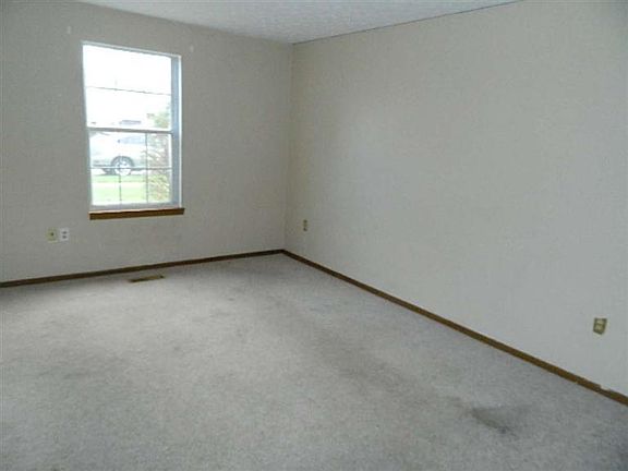 3rd image of 1849 N Lakeman Ave