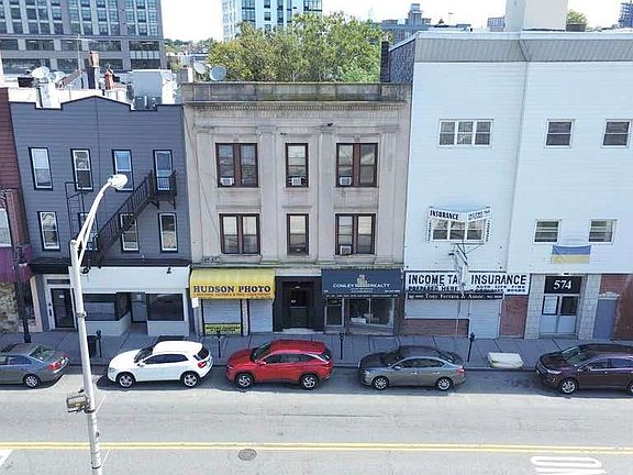 2nd image of 576 Newark Ave APT 2L