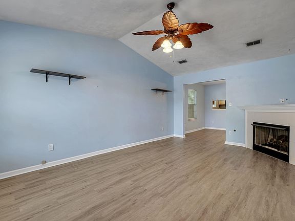 4th image of 4112 Mission Trace Blvd