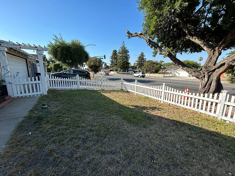 5259 Meridian Ave — Photo 21