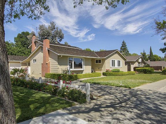 2nd image of 1541 San Gabriel Way