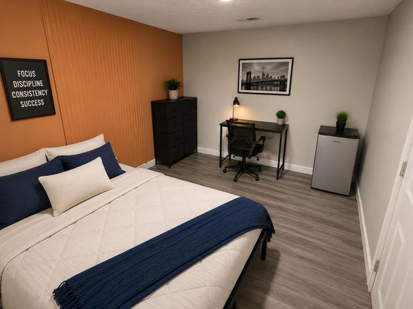 6932 Welland Rd Room 6