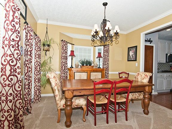 4th image of 238 Village Park Dr