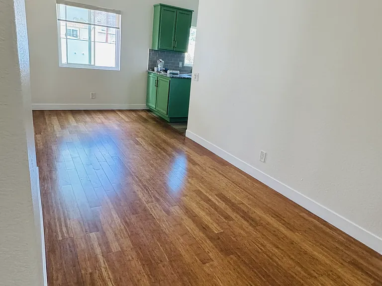 1358 Bennett Ave — Photo 5