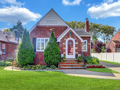 36 School Street, Malverne, NY, 11565