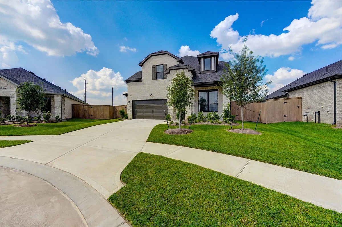Building Photo - 25326 Loch Doon Dr