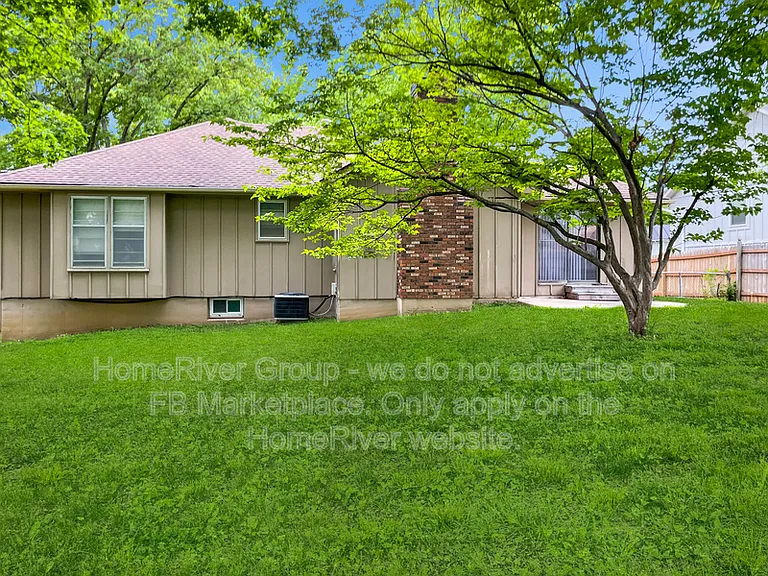 12733 Oakland Ave — Photo 16