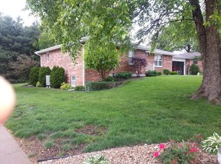 2200 E Huntington Dr, Quincy, IL 62301