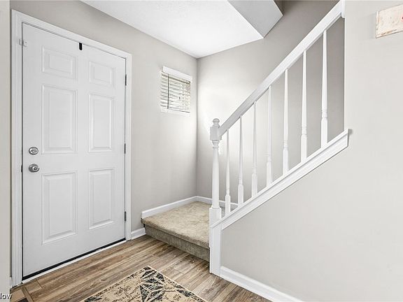 3rd image of 6887 Meadow Lakes Blvd