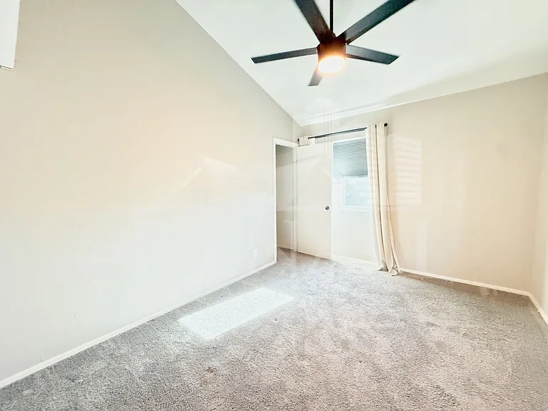 1114 S Surfside Dr — Photo 18
