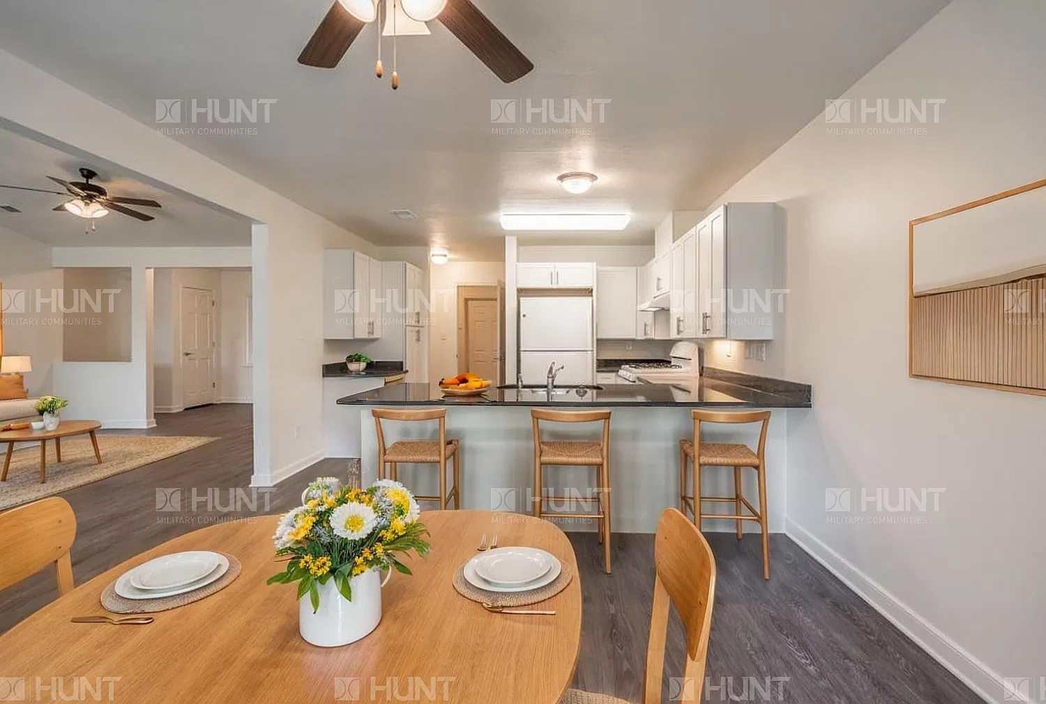 3 bed, 2.5 bath, 1286 sqft, $2,628 — Photo 4