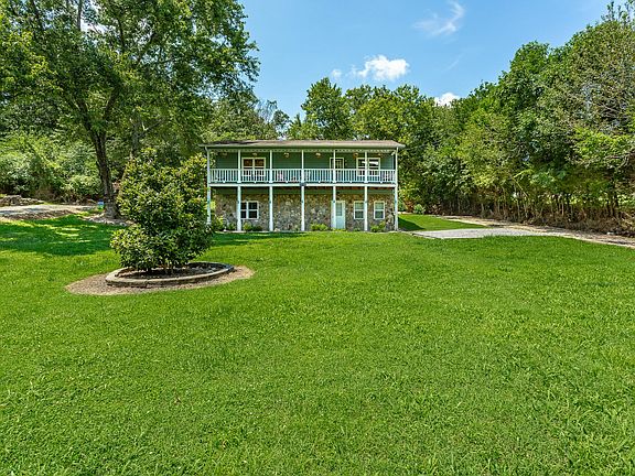 4th image of 2158 Duckett Ln